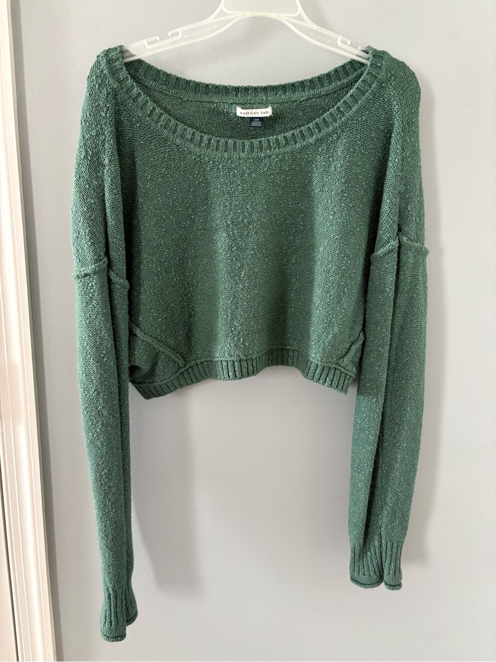 American Eagle Outfitters Cropped Scoop-Neck Sweater in Forest Green